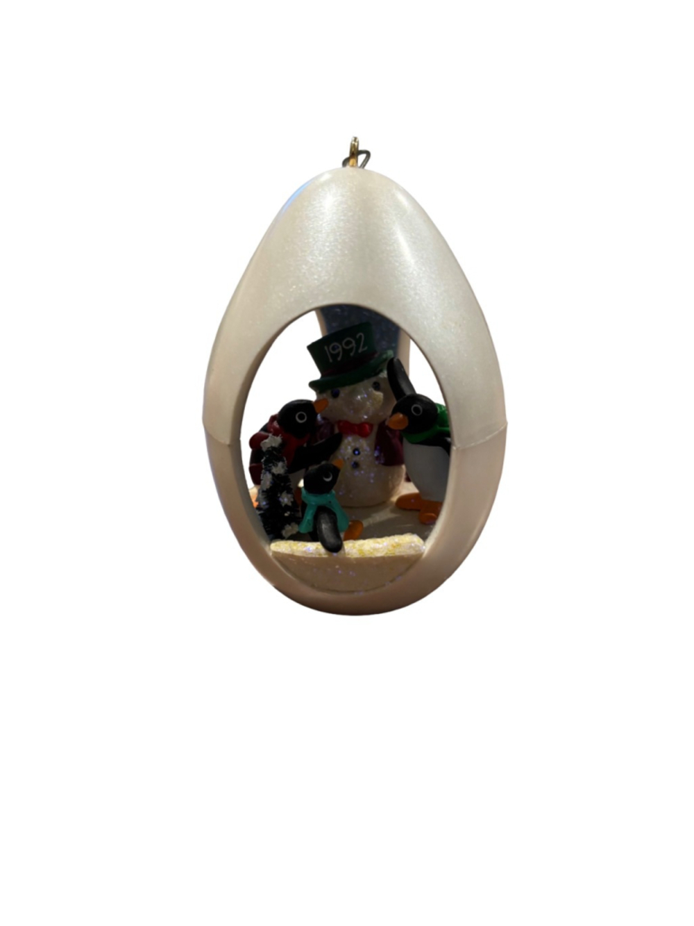 1992 Hallmark Glitter Pinguin Ornament, Winter Surprise Sceene #4